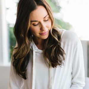 Zyia White pocket boyfriend hoodie Sz xs